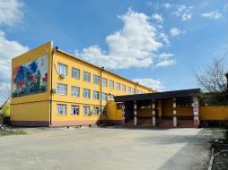 Основное здание, главный вход